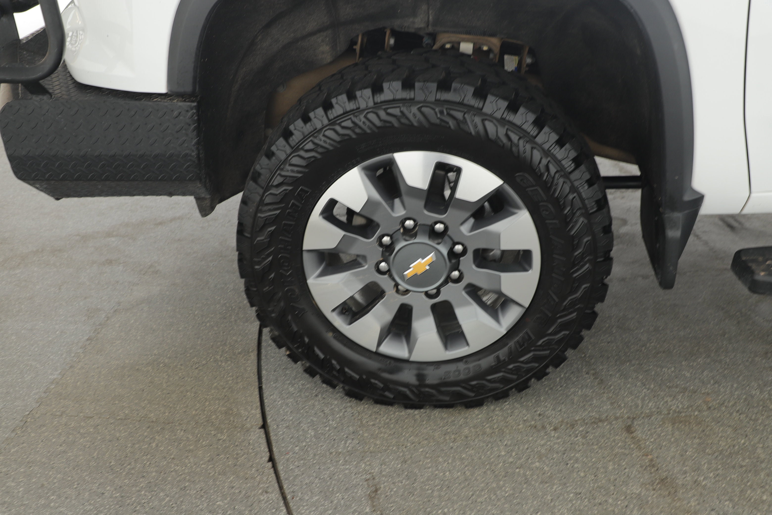 Used 2024 Chevrolet Silverado 2500 Custom w/ Custom Value Package image 4