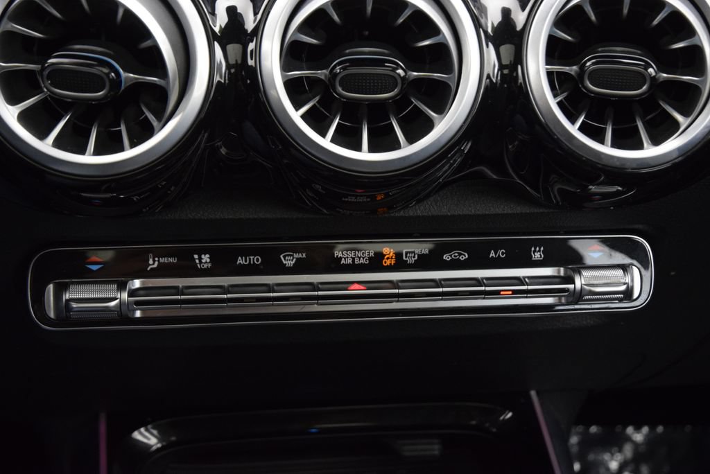 Certified 2024 Mercedes-Benz EQB 300 4MATIC image 28