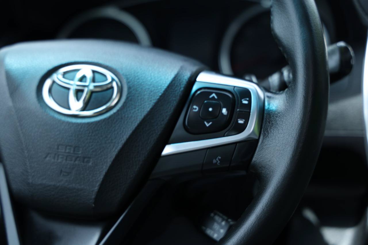 Used 2017 Toyota Camry XSE FWD image 13