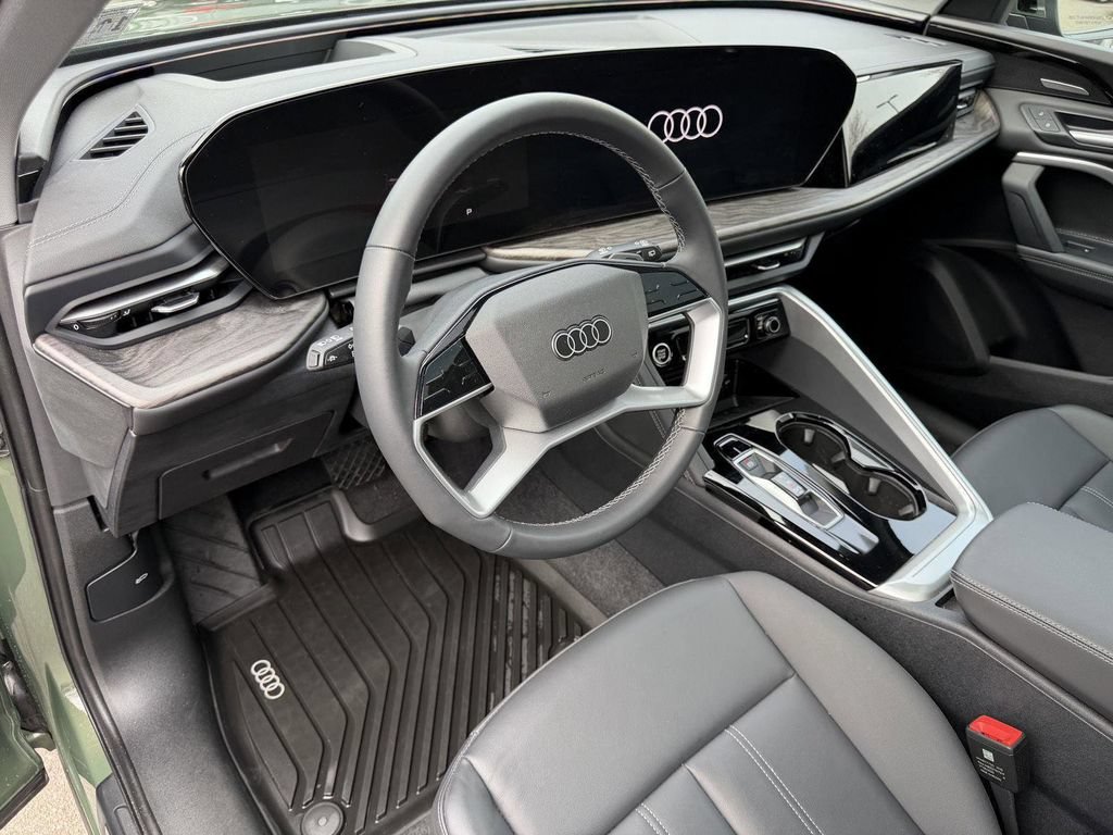Used 2025 Audi Q5 Premium Plus w/ Premium Plus AWD/4WD image 12