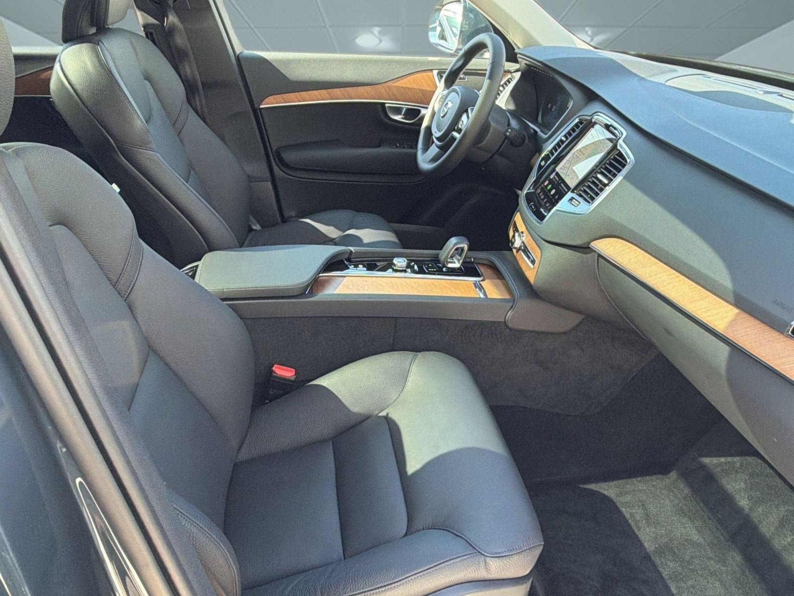 Certified 2024 Volvo XC90 T8 Plus w/ Protection Package Premier AWD/4WD image 24