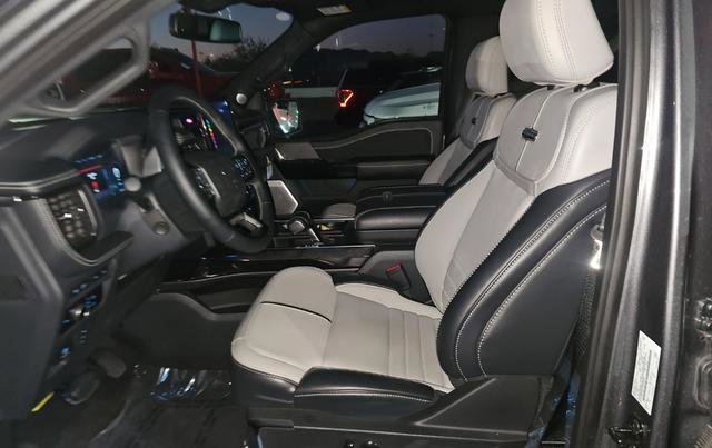 Used 2023 Ford F150 Lightning Platinum image 5