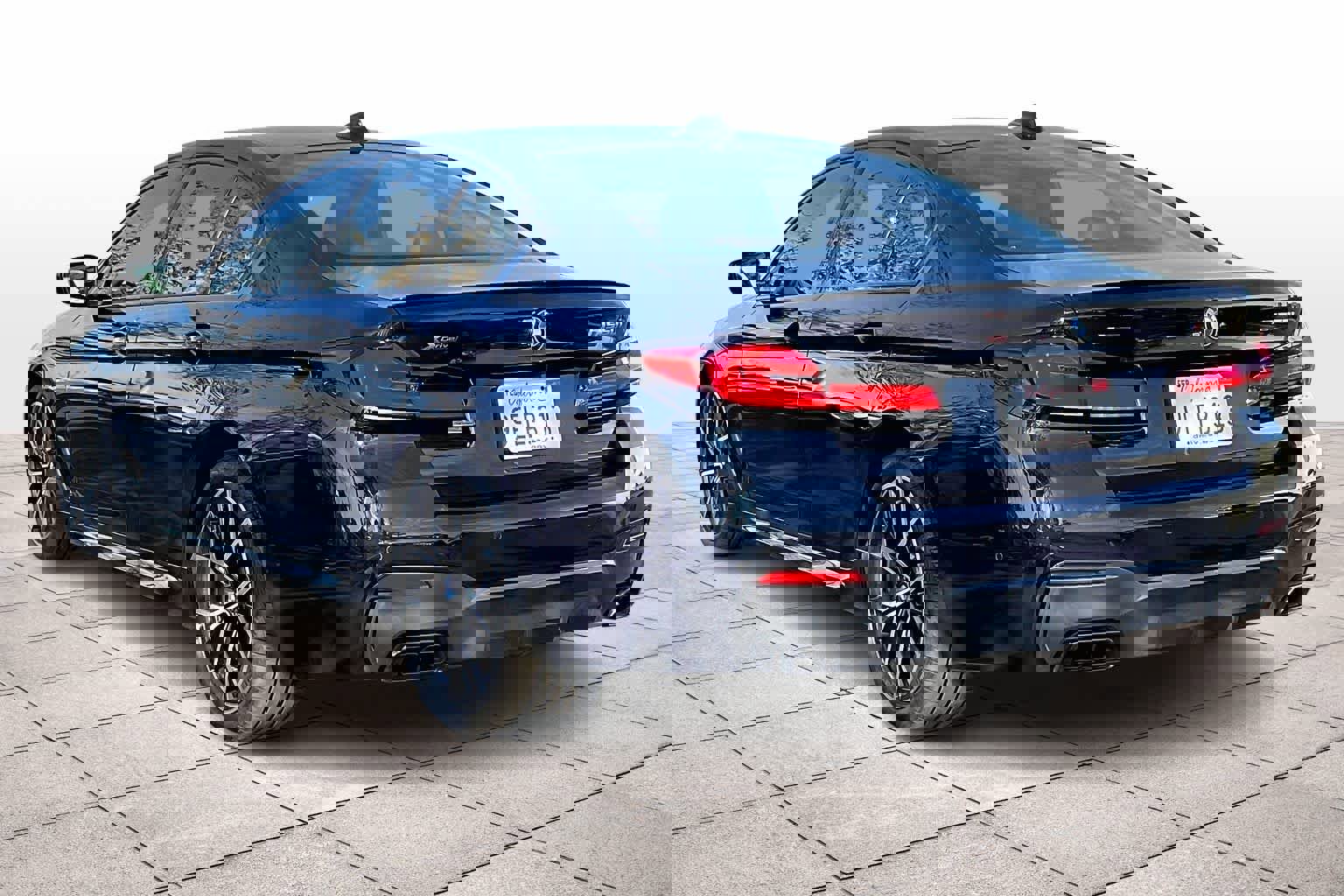 Used 2023 BMW M550i xDrive M550i xDrive w/ Executive Package image 13