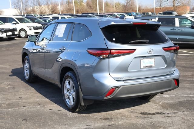 Used 2022 Toyota Highlander LE image 6