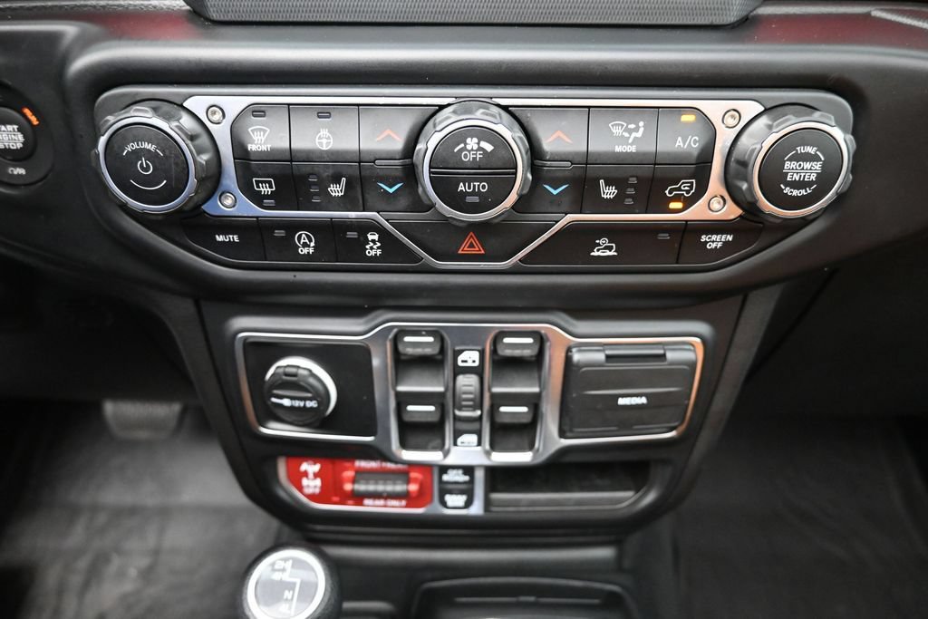 Used 2021 Jeep Wrangler Unlimited Rubicon w/ Cold Weather Group AWD/4WD image 22