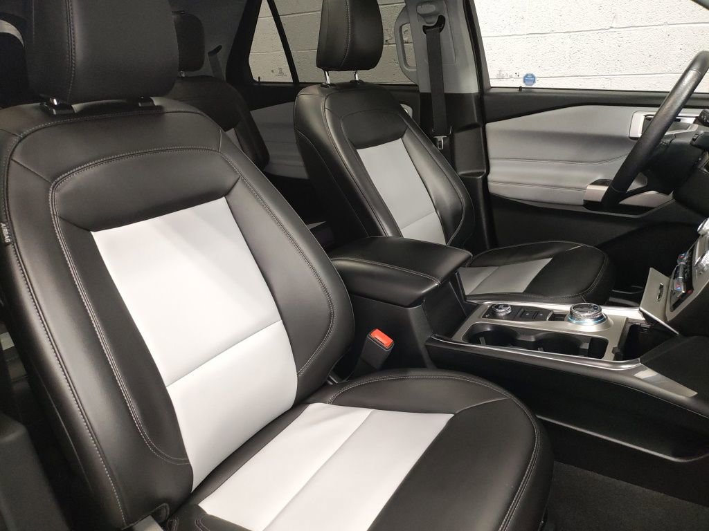 Used 2023 Ford Explorer XLT w/ Equipment Group 202A image 9