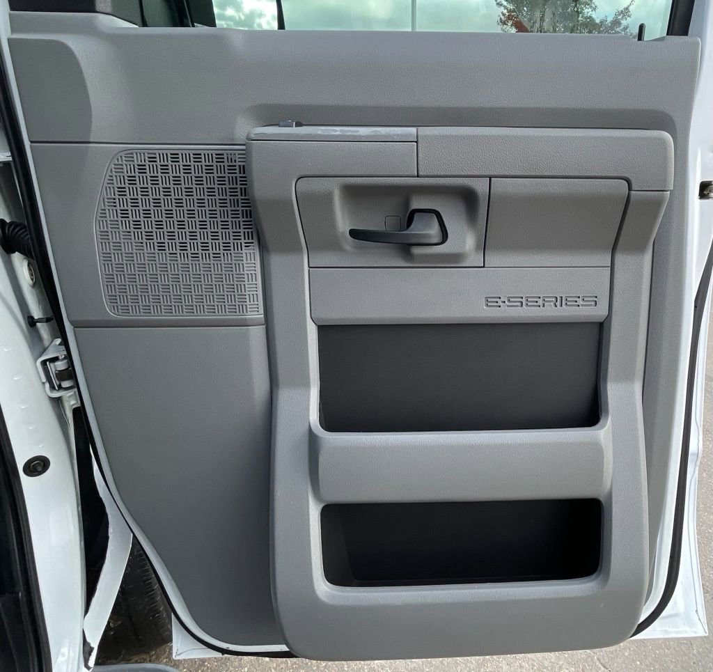 Used 2009 Ford E-350 and Econoline 350 XLT image 29