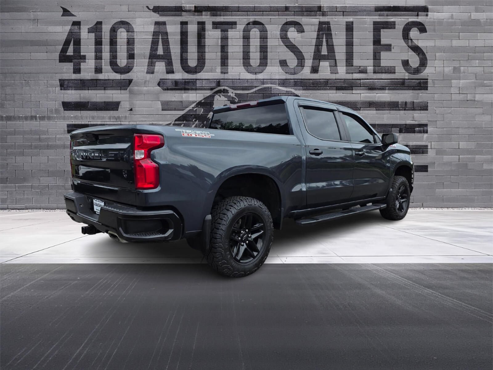Used 2022 Chevrolet Silverado 1500 LT Trail Boss w/ Bed Protection Package AWD/4WD image 3