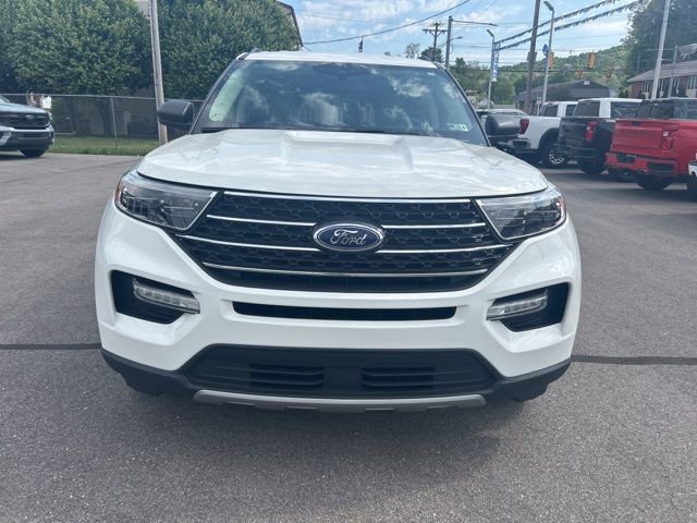 Used 2023 Ford Explorer XLT w/ Equipment Group 202A AWD/4WD image 2
