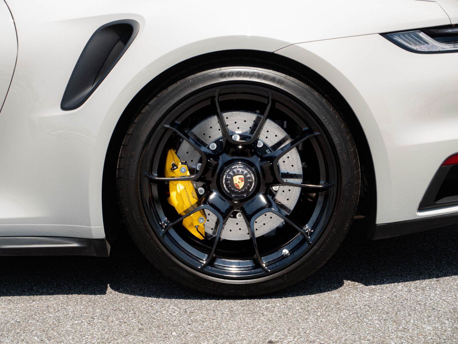 Certified 2024 Porsche 911 Turbo S AWD/4WD image 31