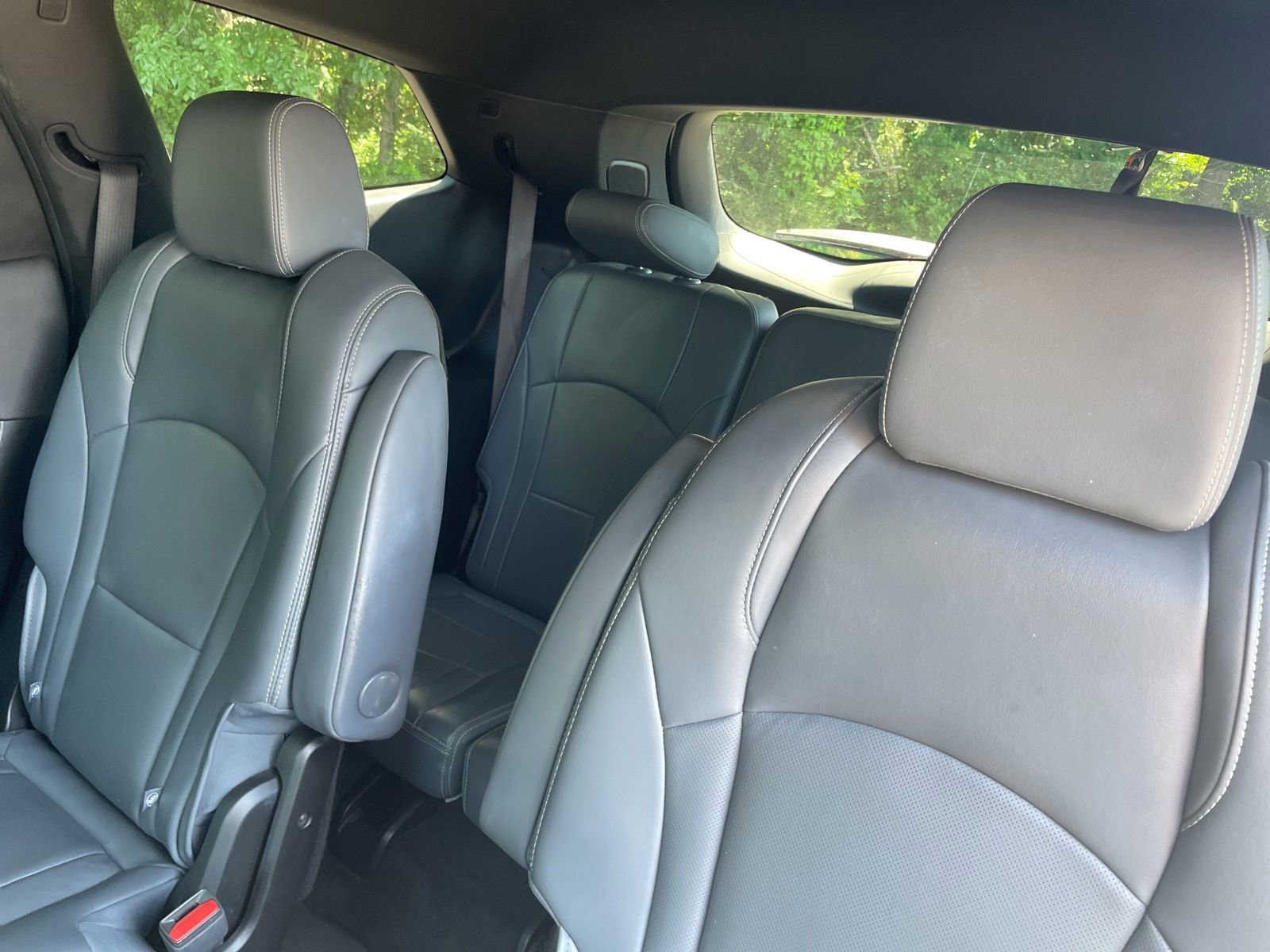 Used 2024 Buick Enclave Premium AWD/4WD image 27