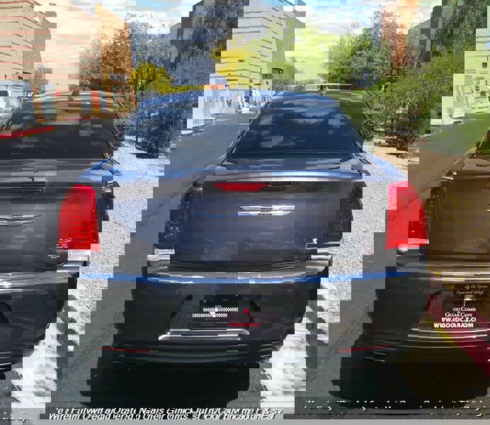 Used 2019 Chrysler 300 Limited image 4