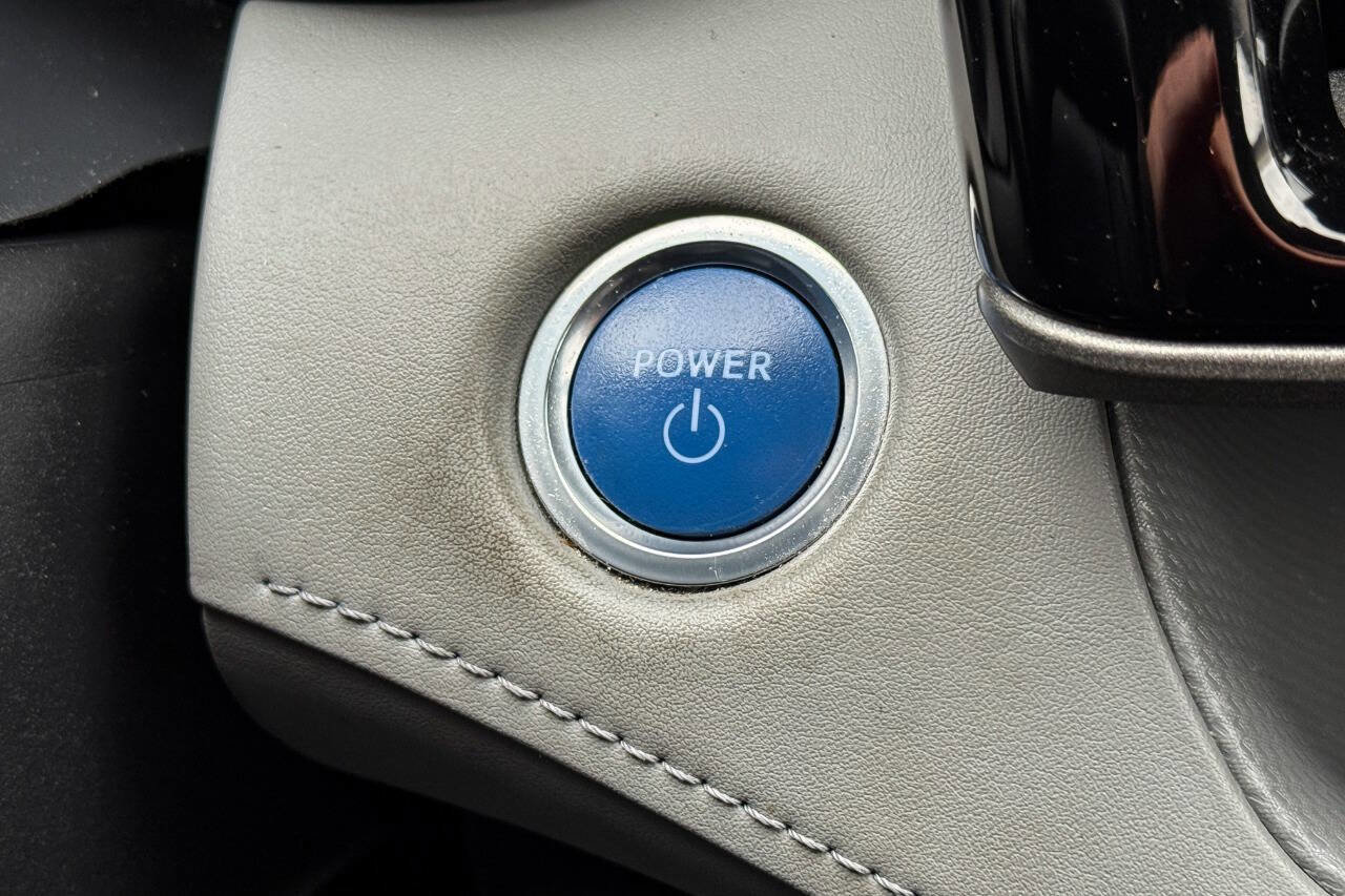 Used 2020 Toyota Highlander LE image 35