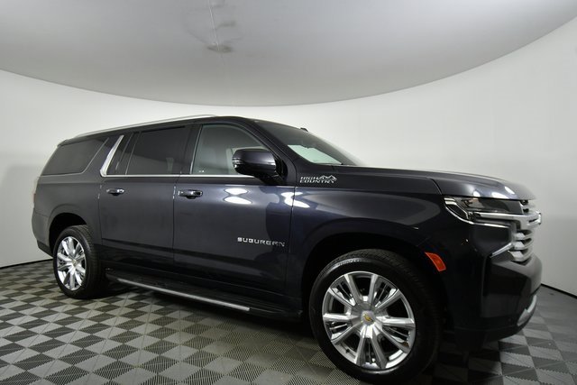 Used 2024 Chevrolet Suburban High Country image 9