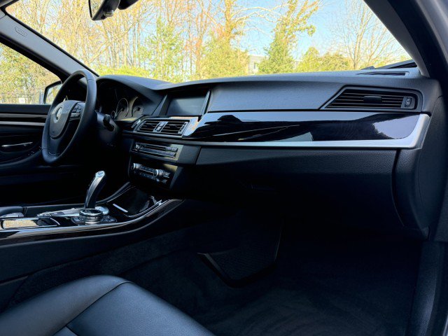 Used 2014 BMW 535d Sedan image 34