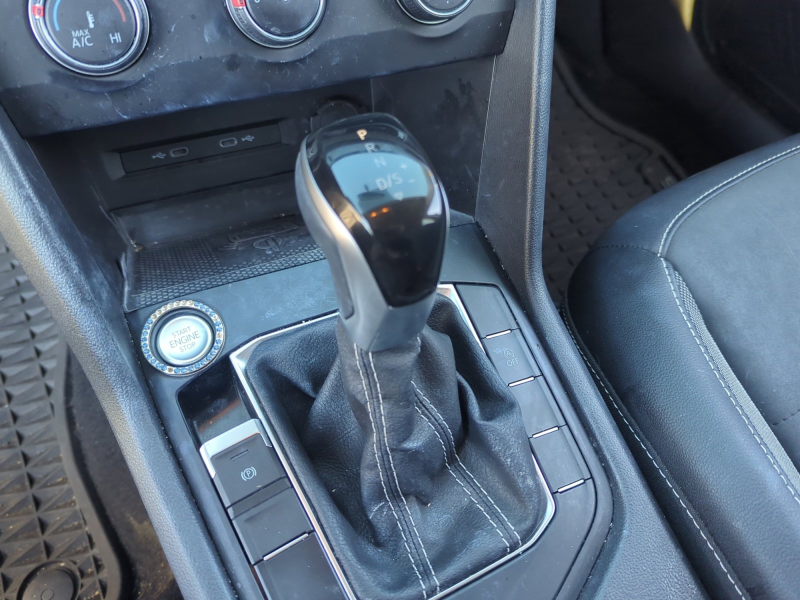 Certified 2022 Volkswagen Taos SE image 15