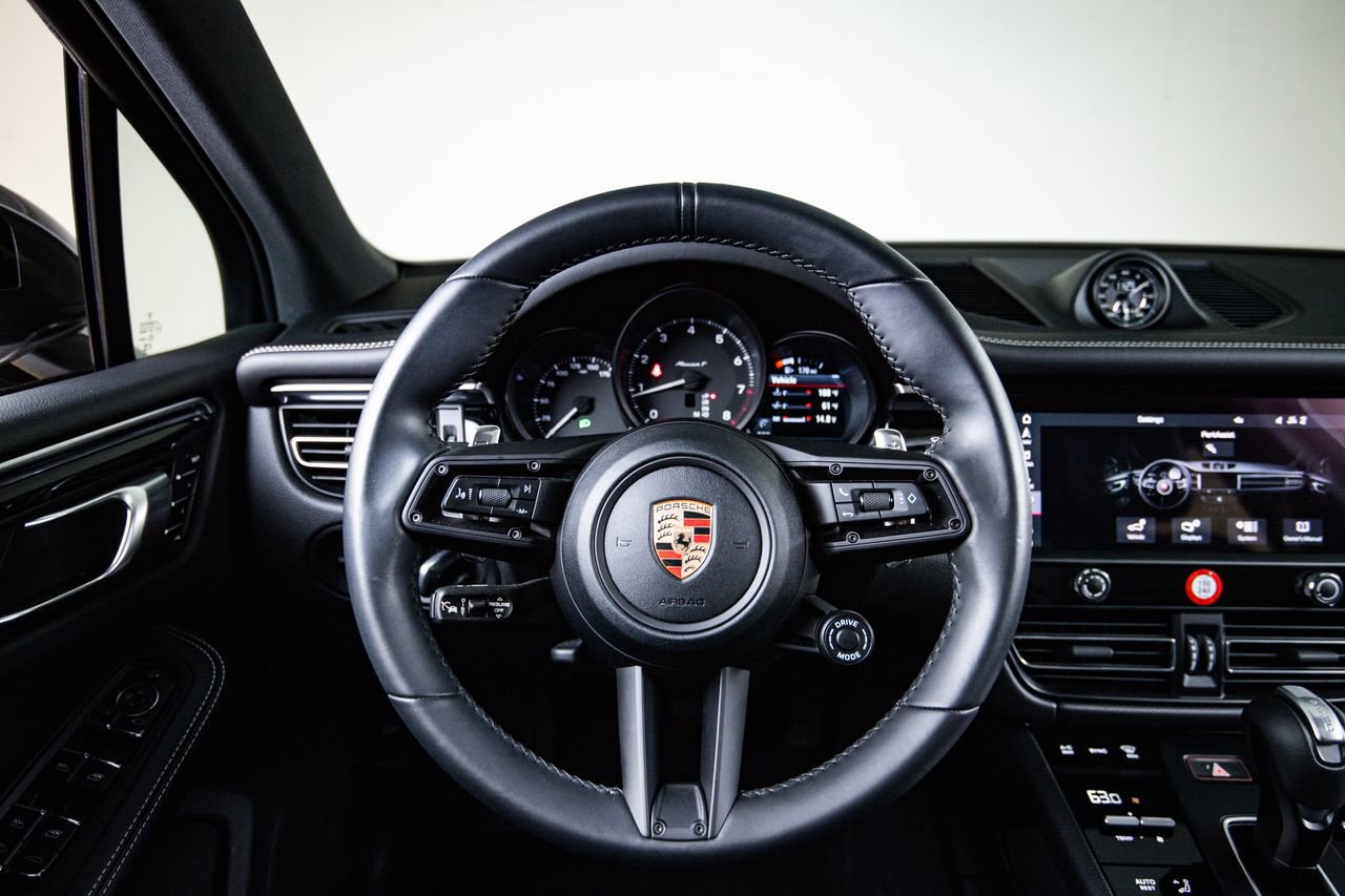 Used 2023 Porsche Macan Turbo image 26