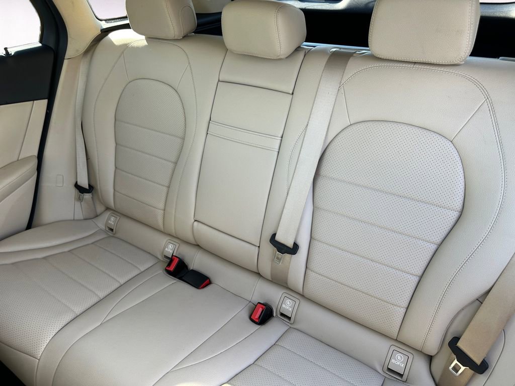 Used 2021 Mercedes-Benz GLC 300 4MATIC w/ Premium Package image 13