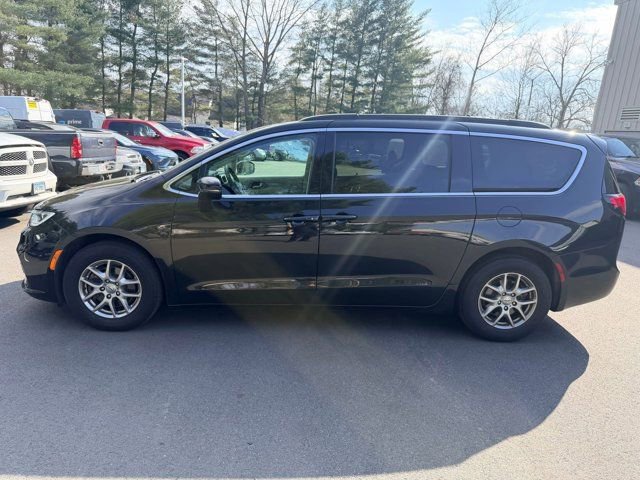 Certified 2021 Chrysler Pacifica Touring image 4