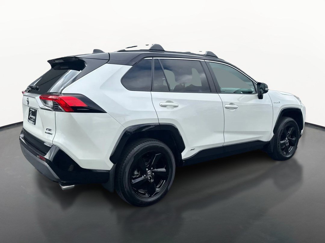 Used 2021 Toyota RAV4 XSE AWD/4WD image 3