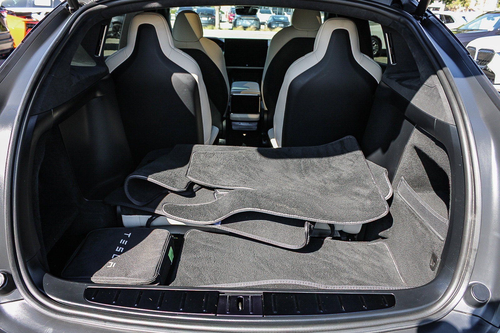 Used 2022 Tesla Model X Plaid image 24