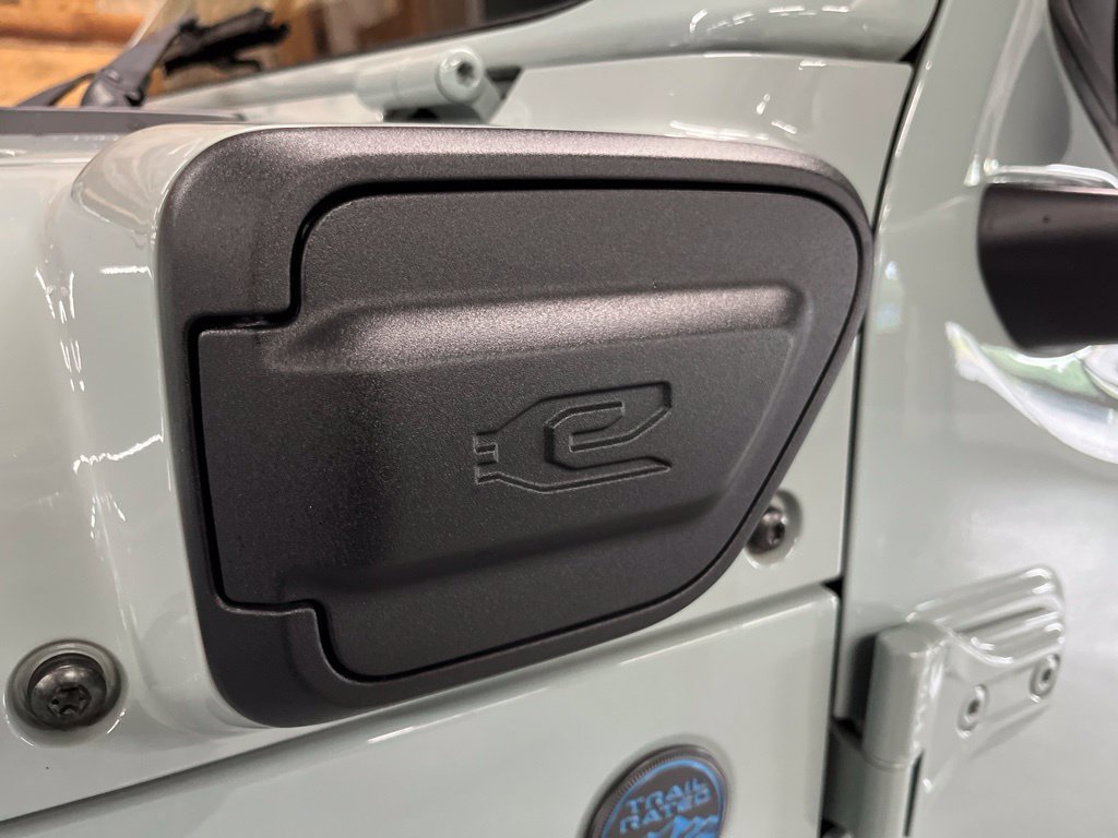 Used 2023 Jeep Wrangler Unlimited Rubicon 4xe w/ Cold Weather Group AWD/4WD image 12