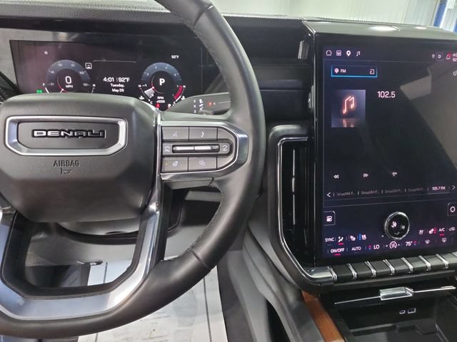 Used 2025 GMC Yukon XL Denali AWD/4WD image 17