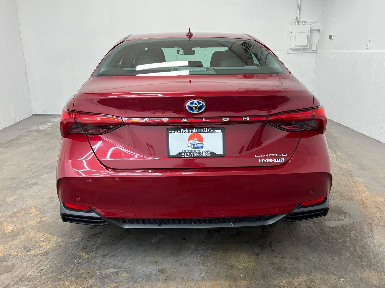 Used 2021 Toyota Avalon Limited w/ Advanced Safety Package FWD image 5