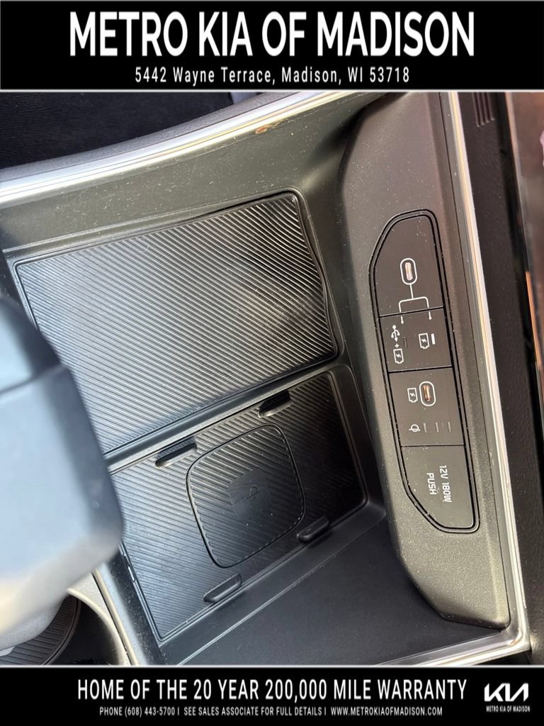 Used 2025 Kia Carnival SX Prestige FWD image 24