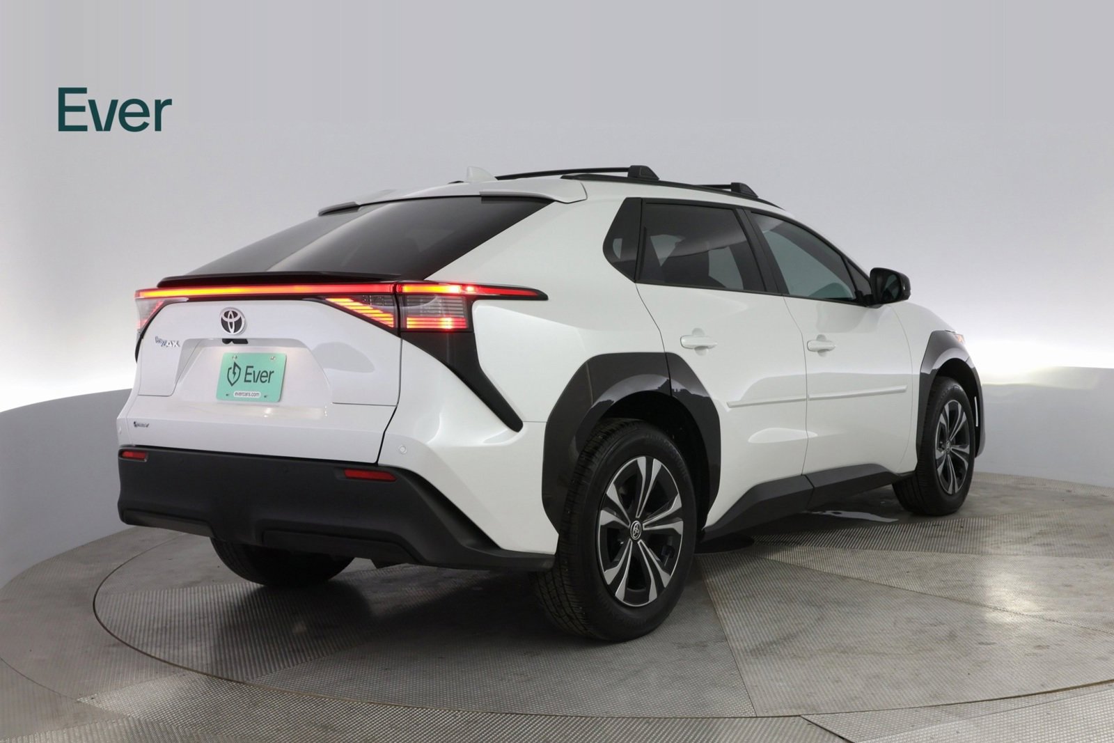 Used 2025 Toyota bZ4X FWD image 12