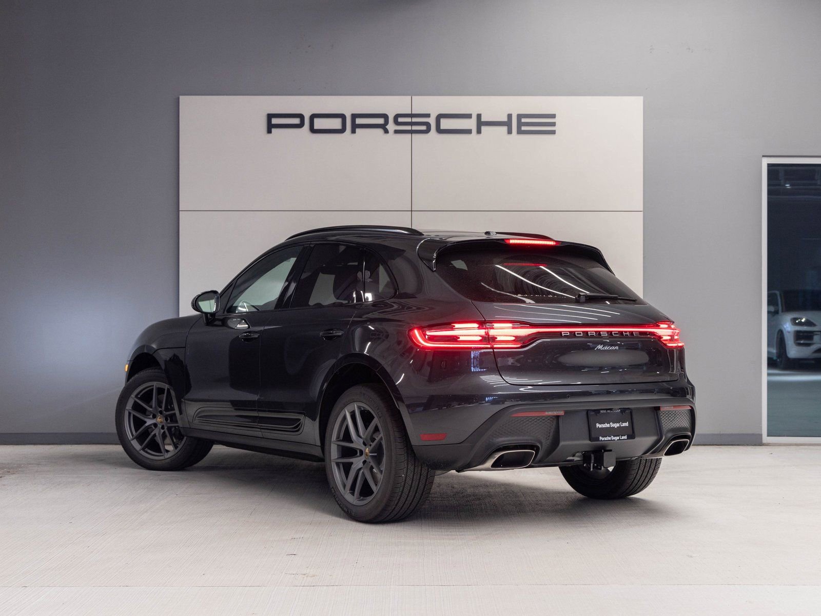 Certified 2026 Porsche Macan image 3