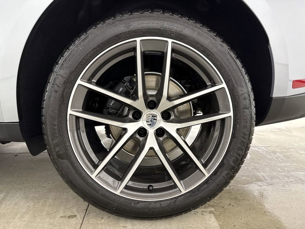 New 2026 Porsche Macan AWD/4WD image 14