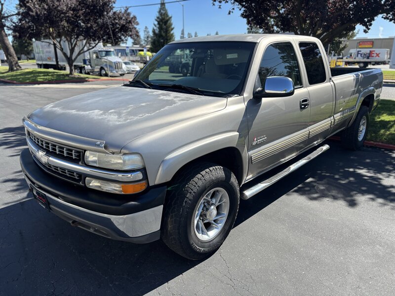 Used 2000 Chevrolet Silverado 2500 LS w/ Firm Ride Suspension Pkg AWD/4WD image 5