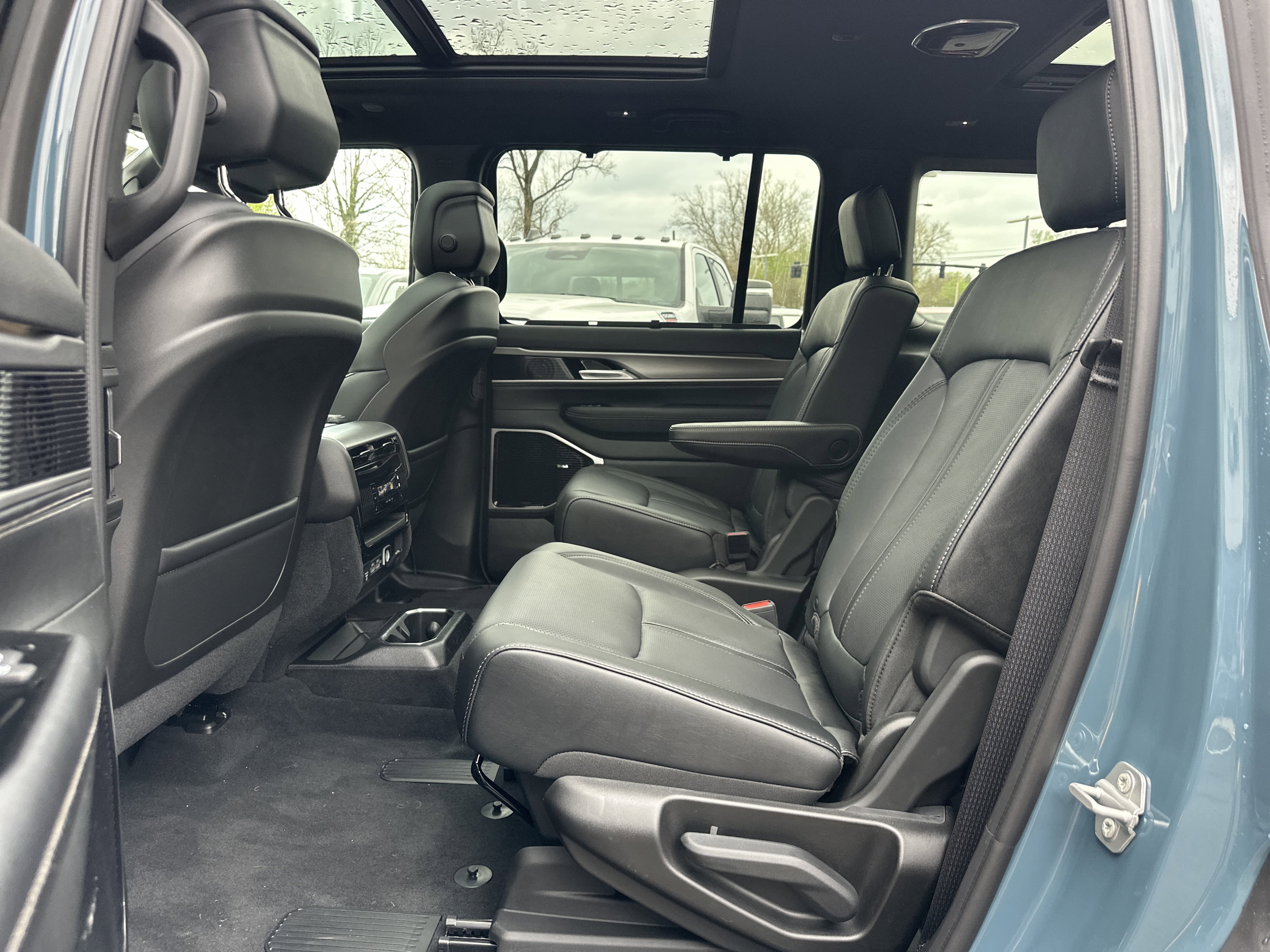 New 2026 Jeep Grand Wagoneer Limited AWD/4WD image 31