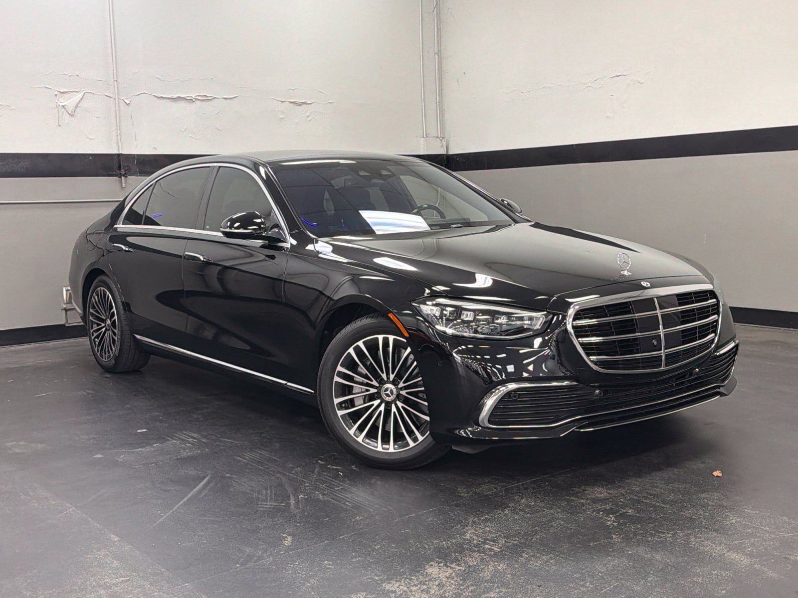 Certified 2024 Mercedes-Benz S 580e 4MATIC Sedan image 2