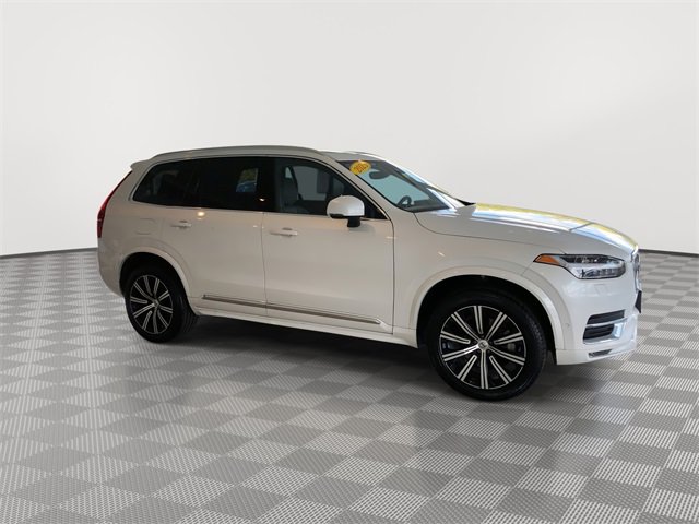 Used 2025 Volvo XC90 B6 Plus image 13