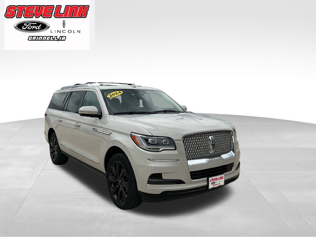 Used 2024 Lincoln Navigator L Reserve AWD/4WD image 3