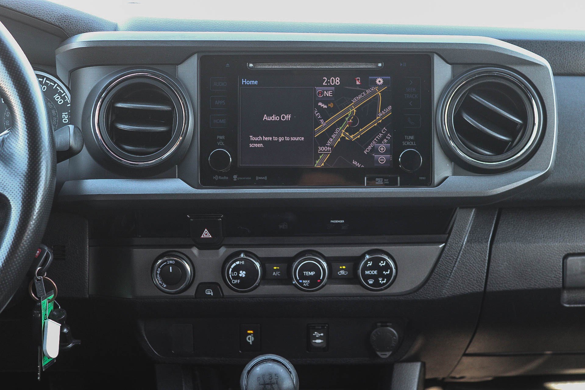 Used 2017 Toyota Tacoma TRD Sport image 14