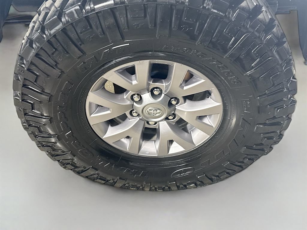 Used 2023 Toyota Tacoma TRD Sport AWD/4WD image 9