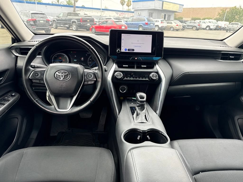 Used 2024 Toyota Venza LE AWD/4WD image 9