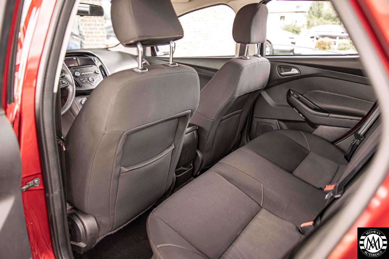 Used 2017 Ford Focus SE FWD image 33