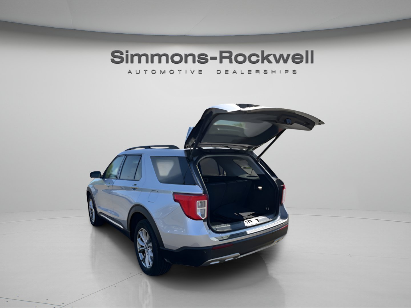 Used 2023 Ford Explorer XLT AWD/4WD image 4