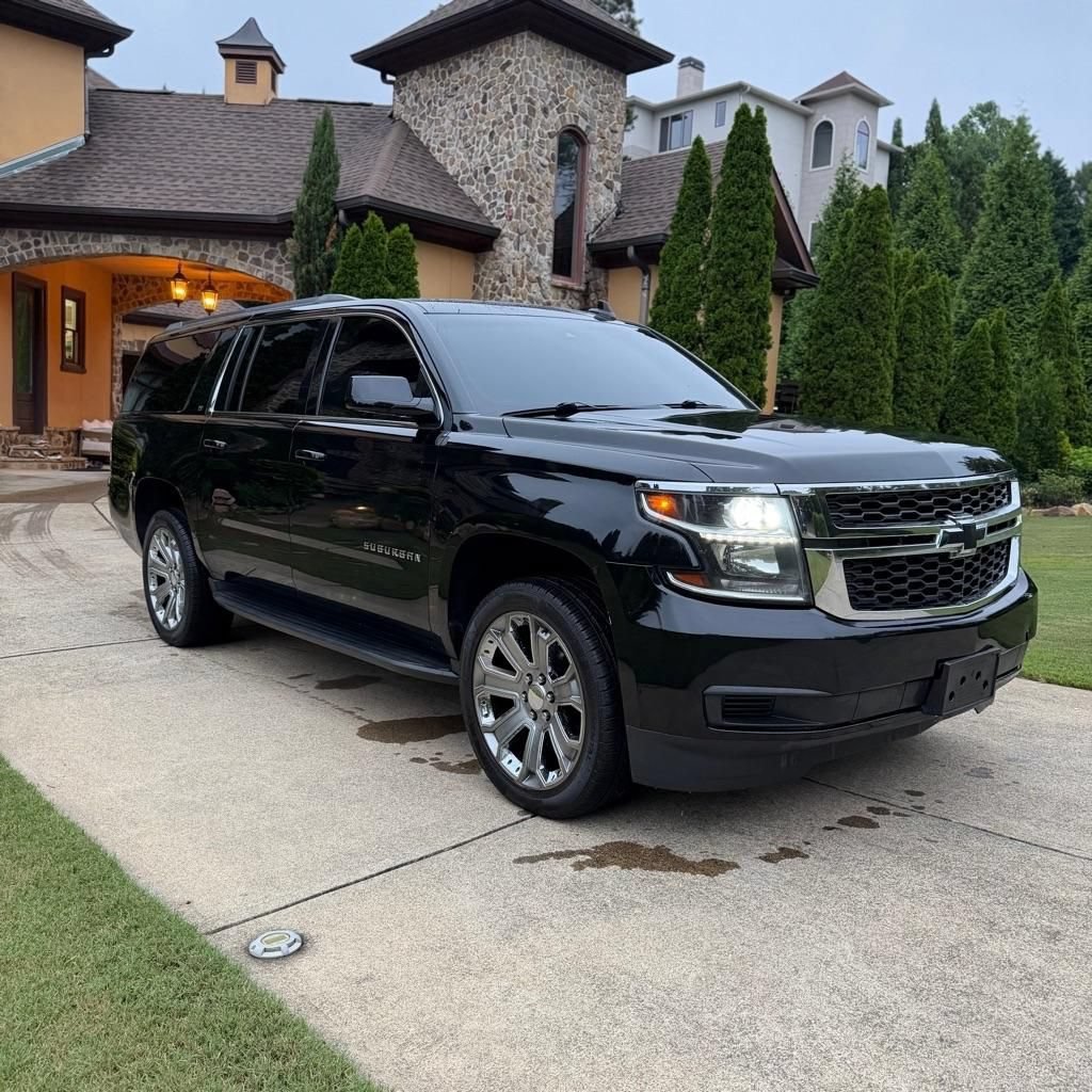 Used 2019 Chevrolet Suburban LT RWD image 4
