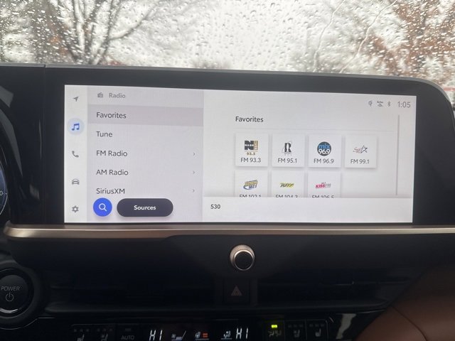 Used 2025 Toyota Crown Signia image 32