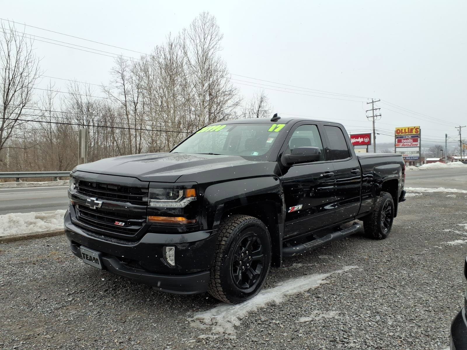 Used 2017 Chevrolet Silverado 1500 LT w/ Midnight Edition image 3