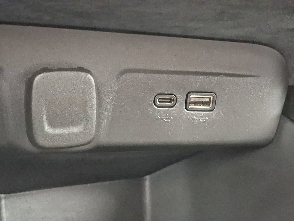Used 2025 Chevrolet Trax LT FWD image 26