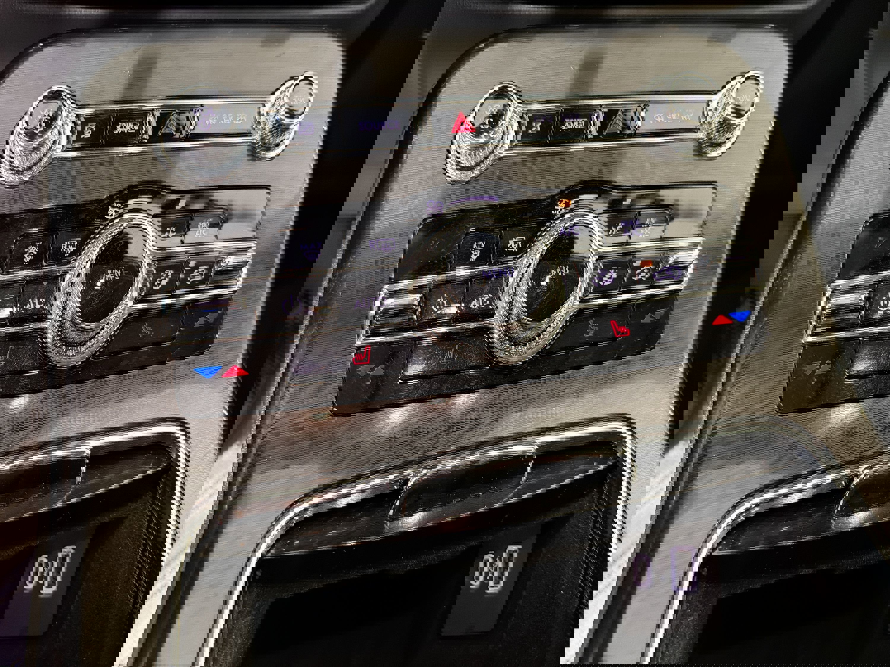 Used 2021 Lincoln Nautilus FWD image 19