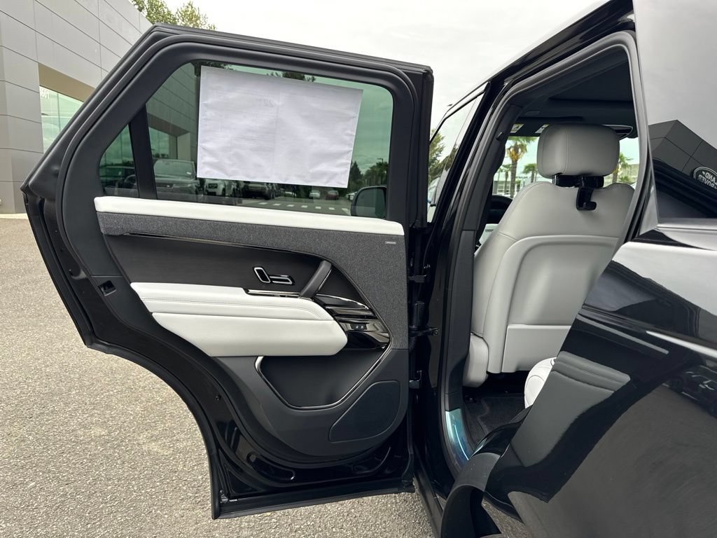 New 2026 Land Rover Range Rover Sport SE AWD/4WD image 11