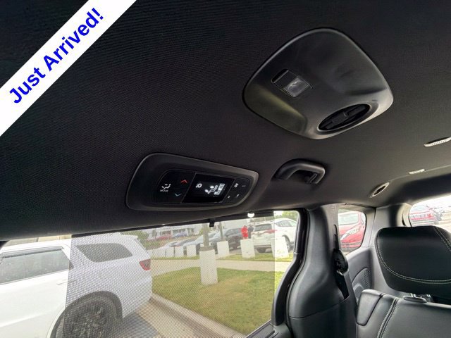 Used 2026 Chrysler Pacifica Select FWD image 36