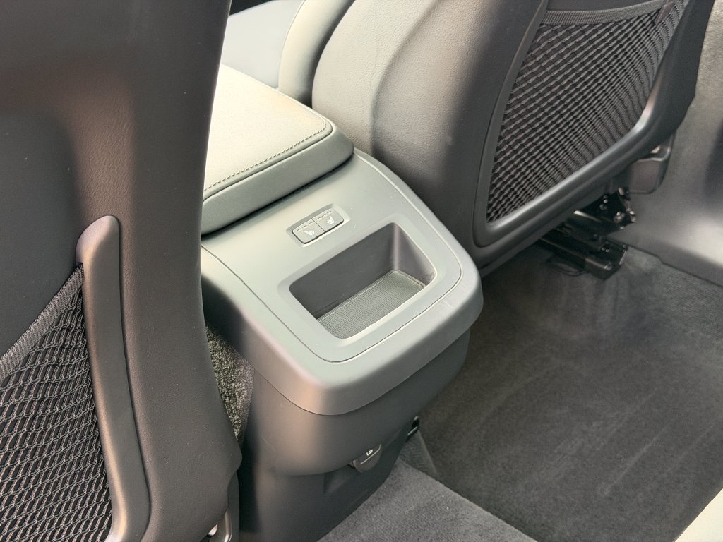 Certified 2026 Volvo XC60 B5 Plus AWD/4WD image 28